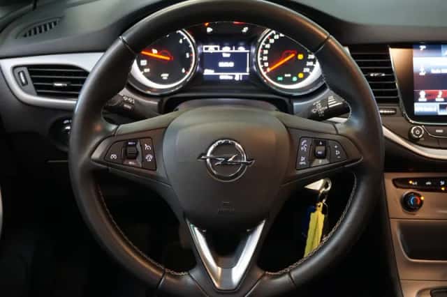 Opel Astra (2017) thumbnail 4