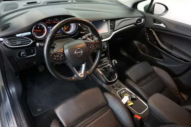 Opel Astra (2016) thumbnail 2