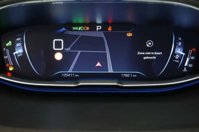 Peugeot 3008 (2017) thumbnail 5