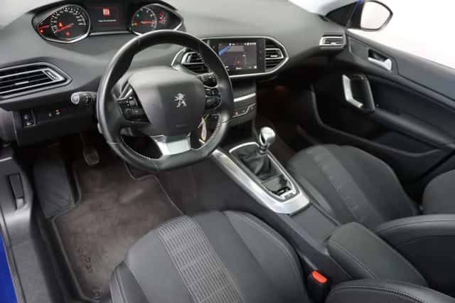 Peugeot 308 (2019) thumbnail 2