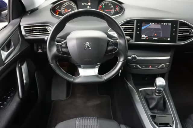 Peugeot 308 (2019) thumbnail 3