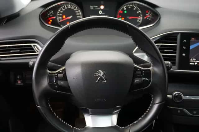 Peugeot 308 (2019) thumbnail 4