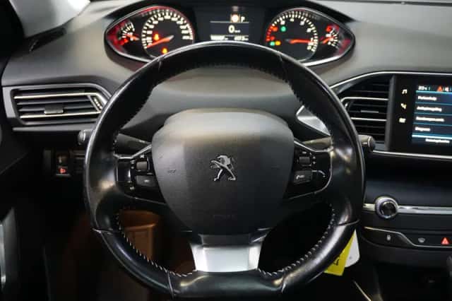 Peugeot 308 (2018) thumbnail 4