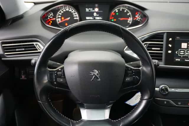 Peugeot 308 (2018) thumbnail 4