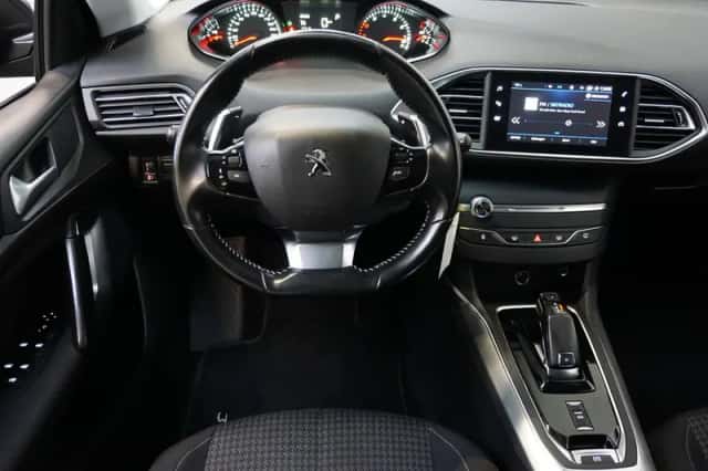 Peugeot 308 (2018) thumbnail 3
