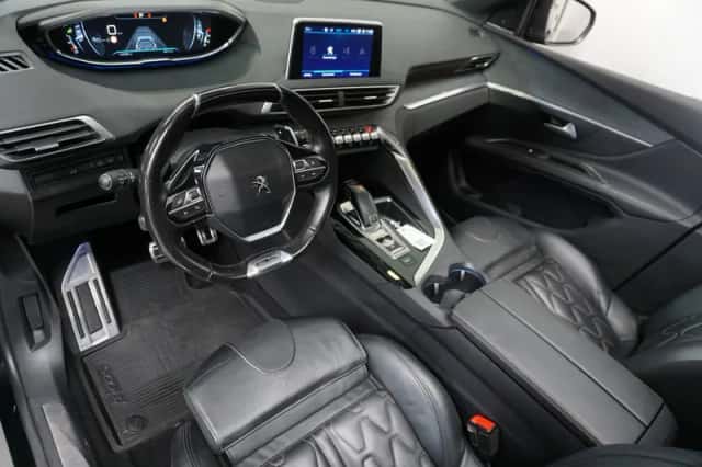 Peugeot 5008 (2018) thumbnail 2