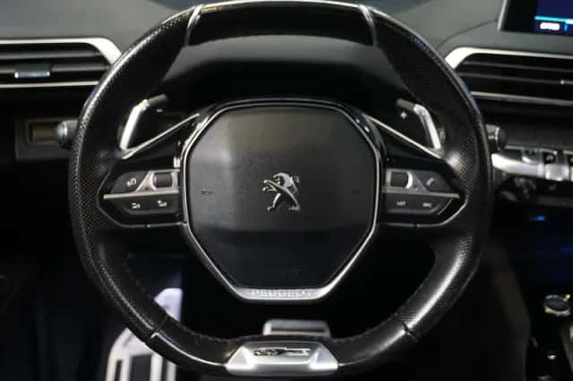 Peugeot 5008 (2018) thumbnail 4
