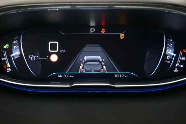 Peugeot 5008 (2018) thumbnail 5