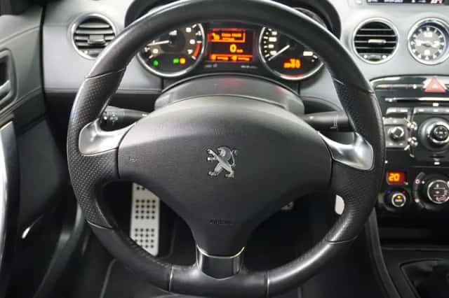 Peugeot RCZ (2010) thumbnail 4