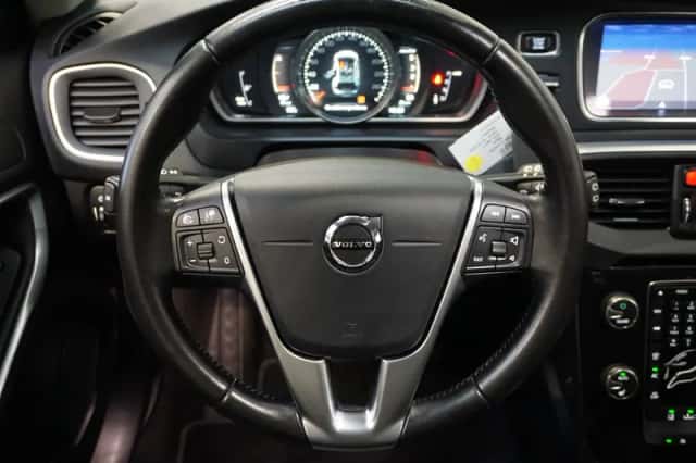 Volvo V40 (2017) thumbnail 4