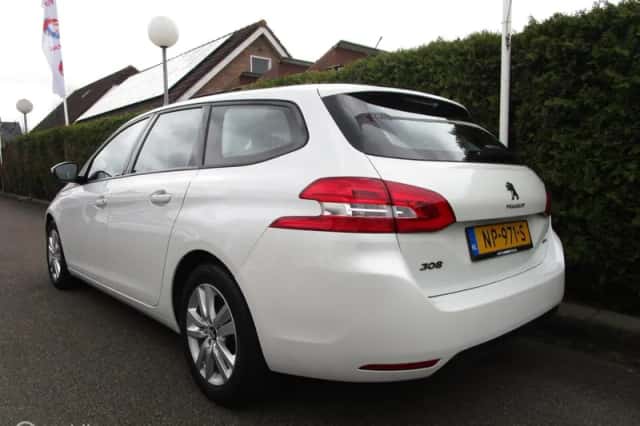 Peugeot 308 (2017) thumbnail 4