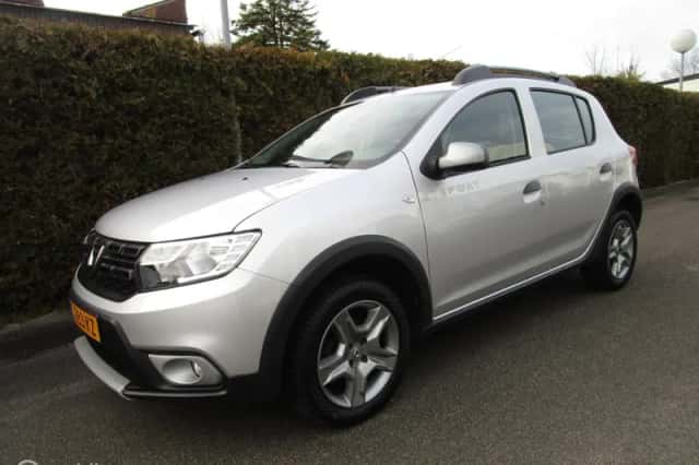 Dacia Sandero (2017) thumbnail 1