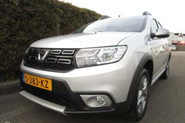 Dacia Sandero (2017) thumbnail 3
