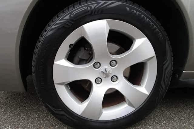 Peugeot 3008 (2011) thumbnail 3
