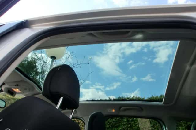 Peugeot 3008 (2011) thumbnail 6