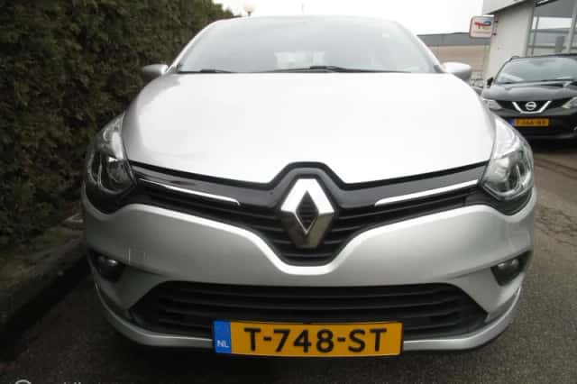 Renault Clio (2019) thumbnail 2