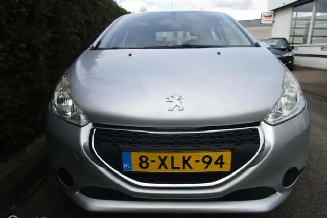 Peugeot 208 (2014) thumbnail 2