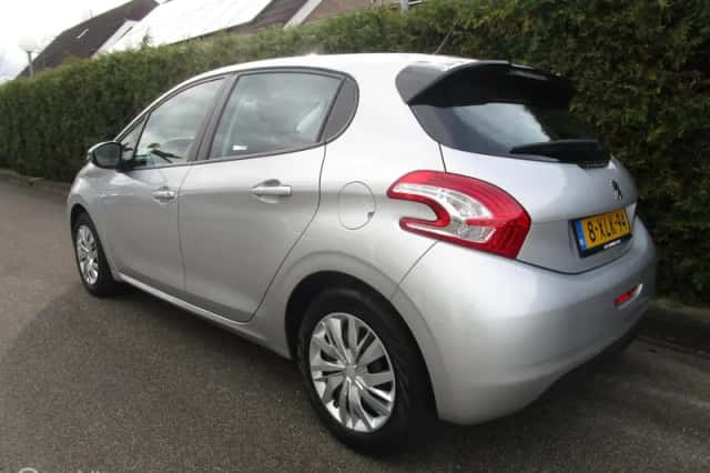 Peugeot 208 (2014) thumbnail 5