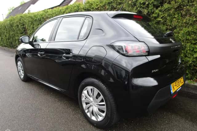 Peugeot 208 (2021) thumbnail 4