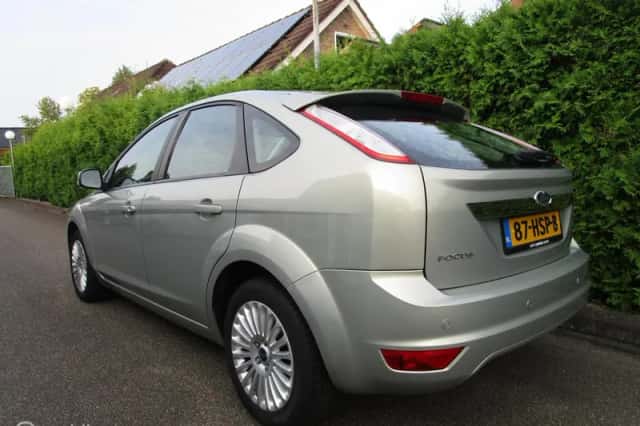 Ford Focus (2009) thumbnail 4