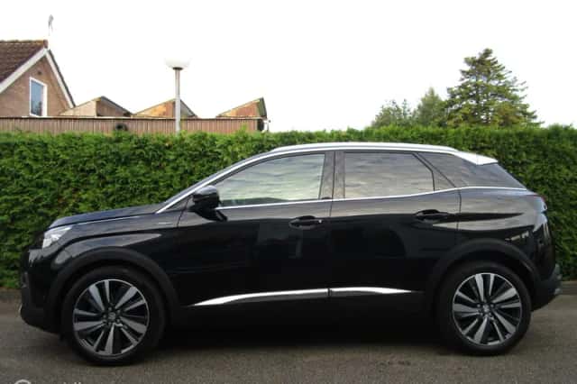 Peugeot 3008 (2017) thumbnail 3