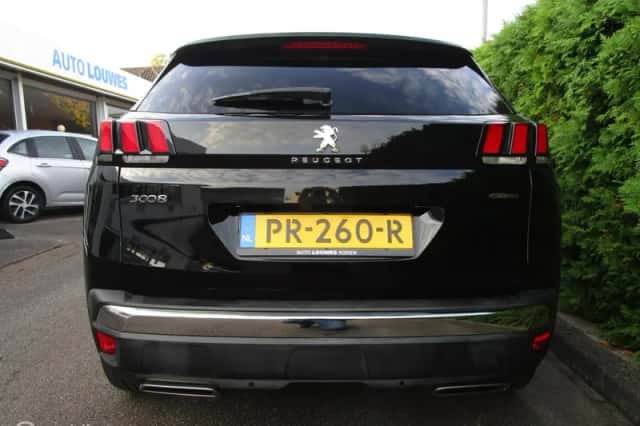 Peugeot 3008 (2017) thumbnail 5