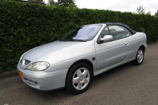 Renault Mégane (2000) thumbnail 2