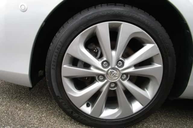 Toyota Auris (2014) thumbnail 5