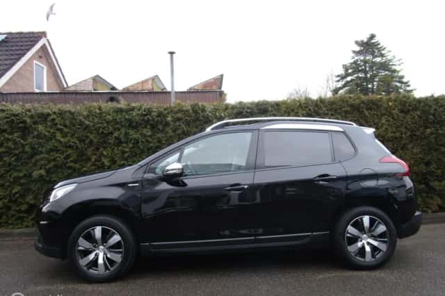 Peugeot 2008 (2019) thumbnail 3