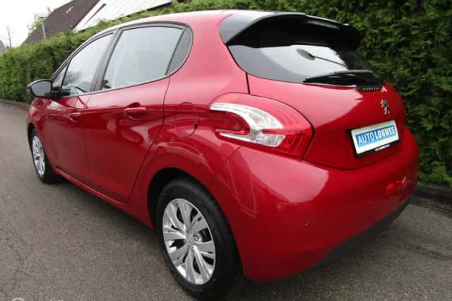 Peugeot 208 (2015) thumbnail 4