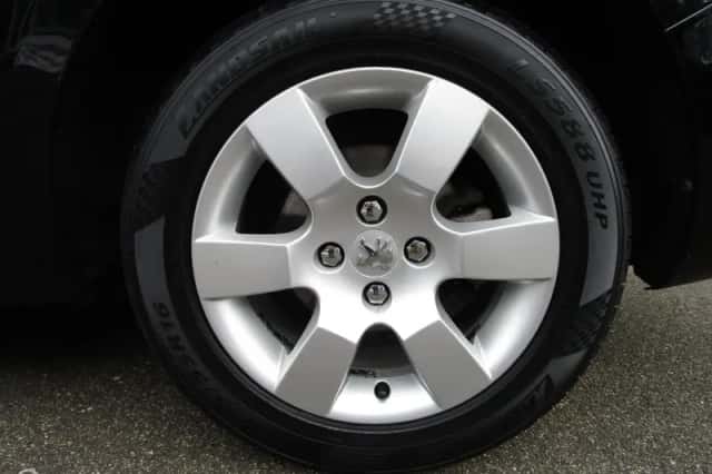 Peugeot 5008 (2014) thumbnail 4
