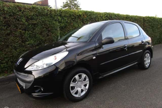 Peugeot 206 (2011) thumbnail 1