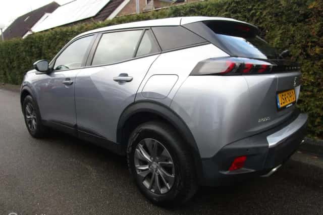 Peugeot 2008 (2020) thumbnail 5