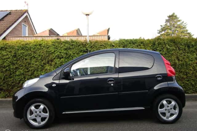 Peugeot 107 (2012) thumbnail 3