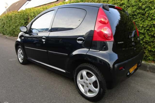 Peugeot 107 (2012) thumbnail 5