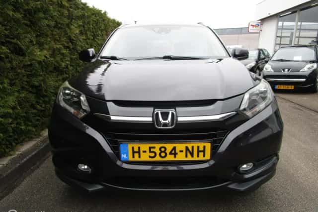 Honda HR-V (2017) thumbnail 2