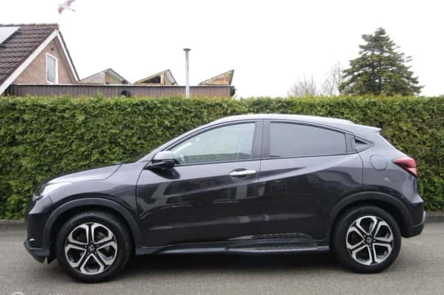 Honda HR-V (2017) thumbnail 3