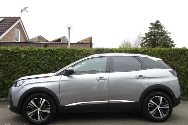 Peugeot 3008 (2020) thumbnail 3