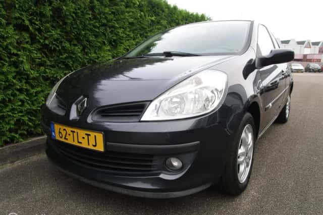 Renault Clio (2006) thumbnail 4