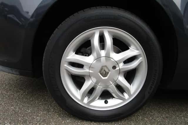 Renault Clio (2006) thumbnail 5