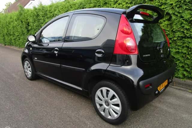 Peugeot 107 (2010) thumbnail 4