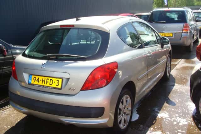 Peugeot 207 (2008) thumbnail 4
