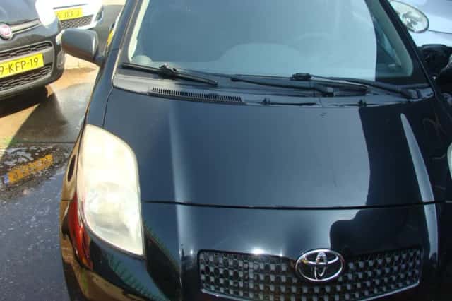 Toyota Yaris (2008) thumbnail 2