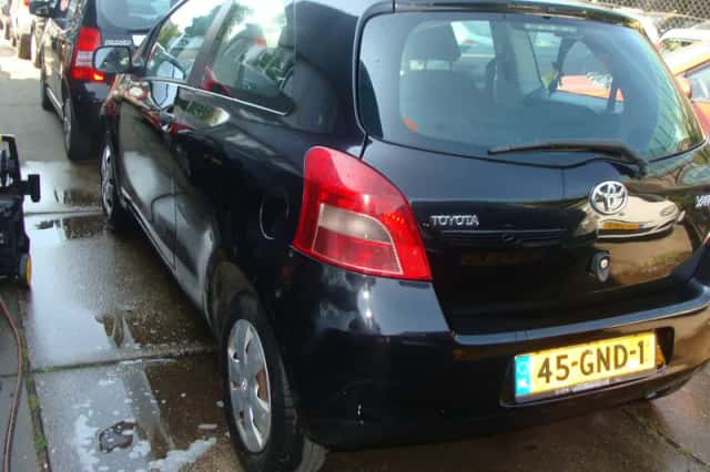 Toyota Yaris (2008) thumbnail 6