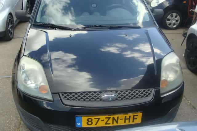Ford Fiesta (2008) thumbnail 2