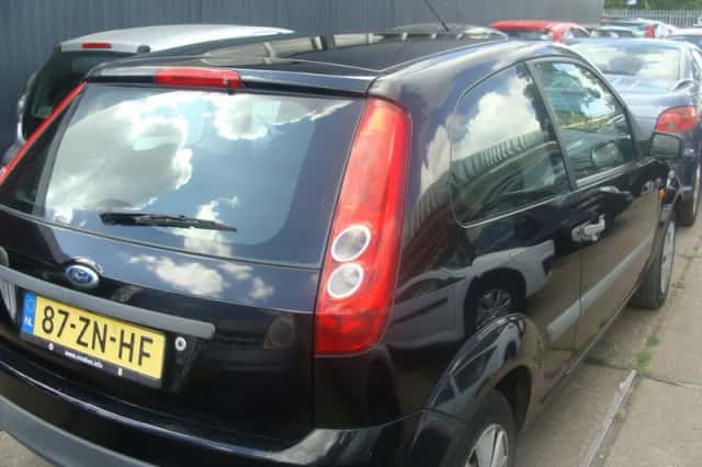 Ford Fiesta (2008) thumbnail 4