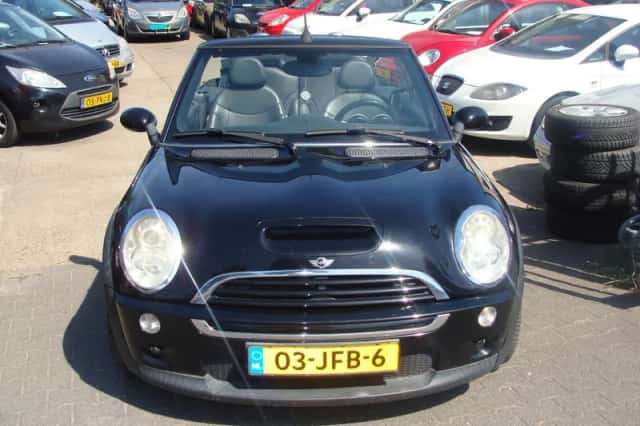 MINI Cabrio (2005) thumbnail 2