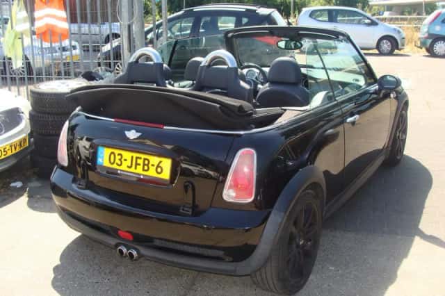 MINI Cabrio (2005) thumbnail 4