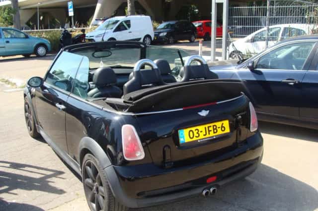 MINI Cabrio (2005) thumbnail 6