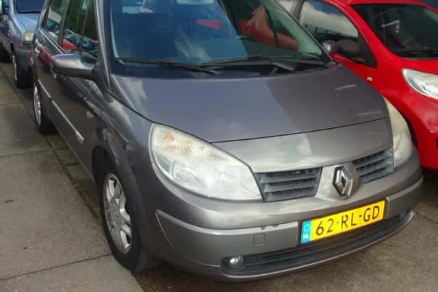 Renault Scénic (2005) thumbnail 1